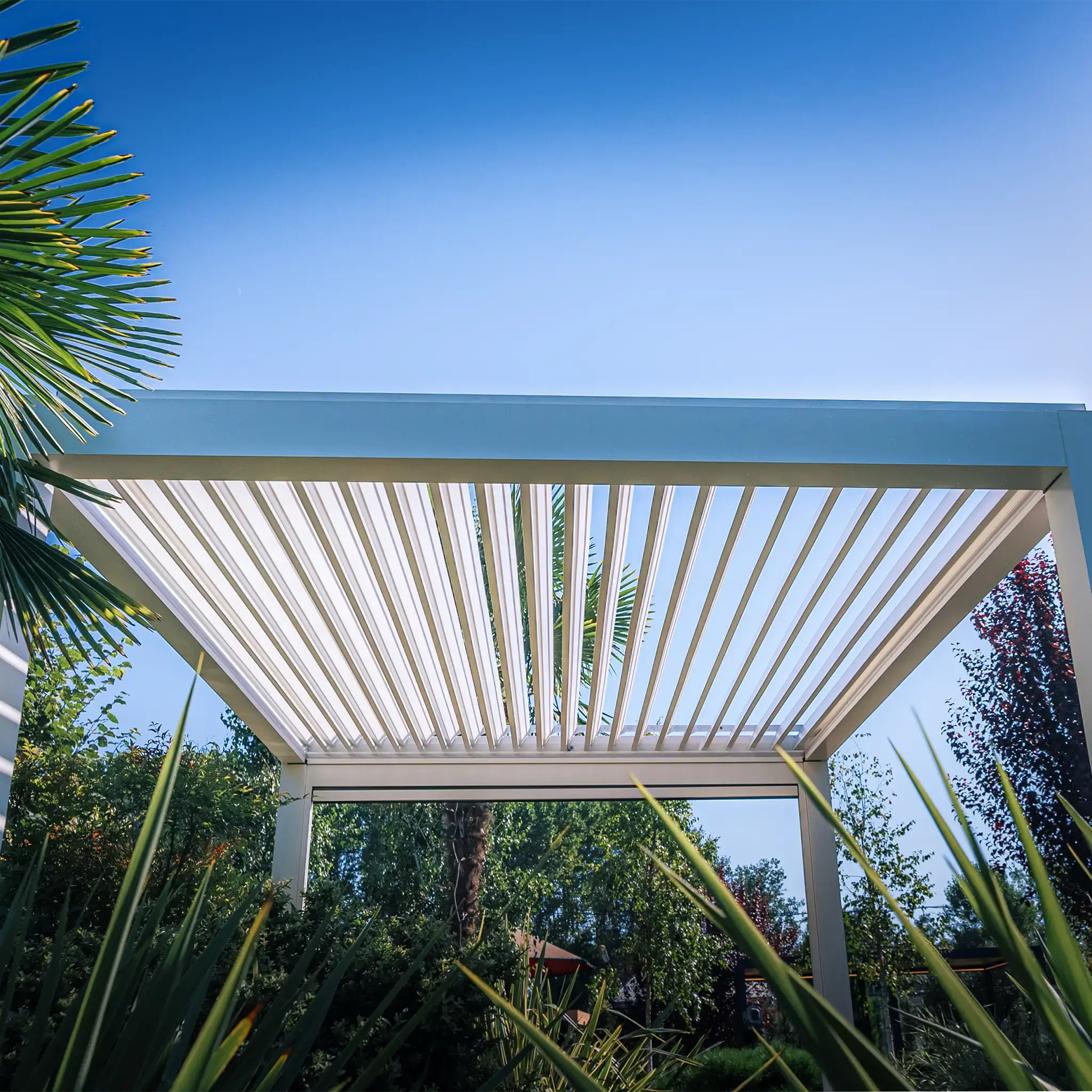 Venta Louvered Roof | Motorized Louvered Aluminum Pergola